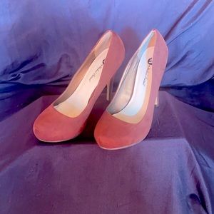 Women’s dress shoes